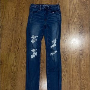 Blue Jeans wih Ripped details